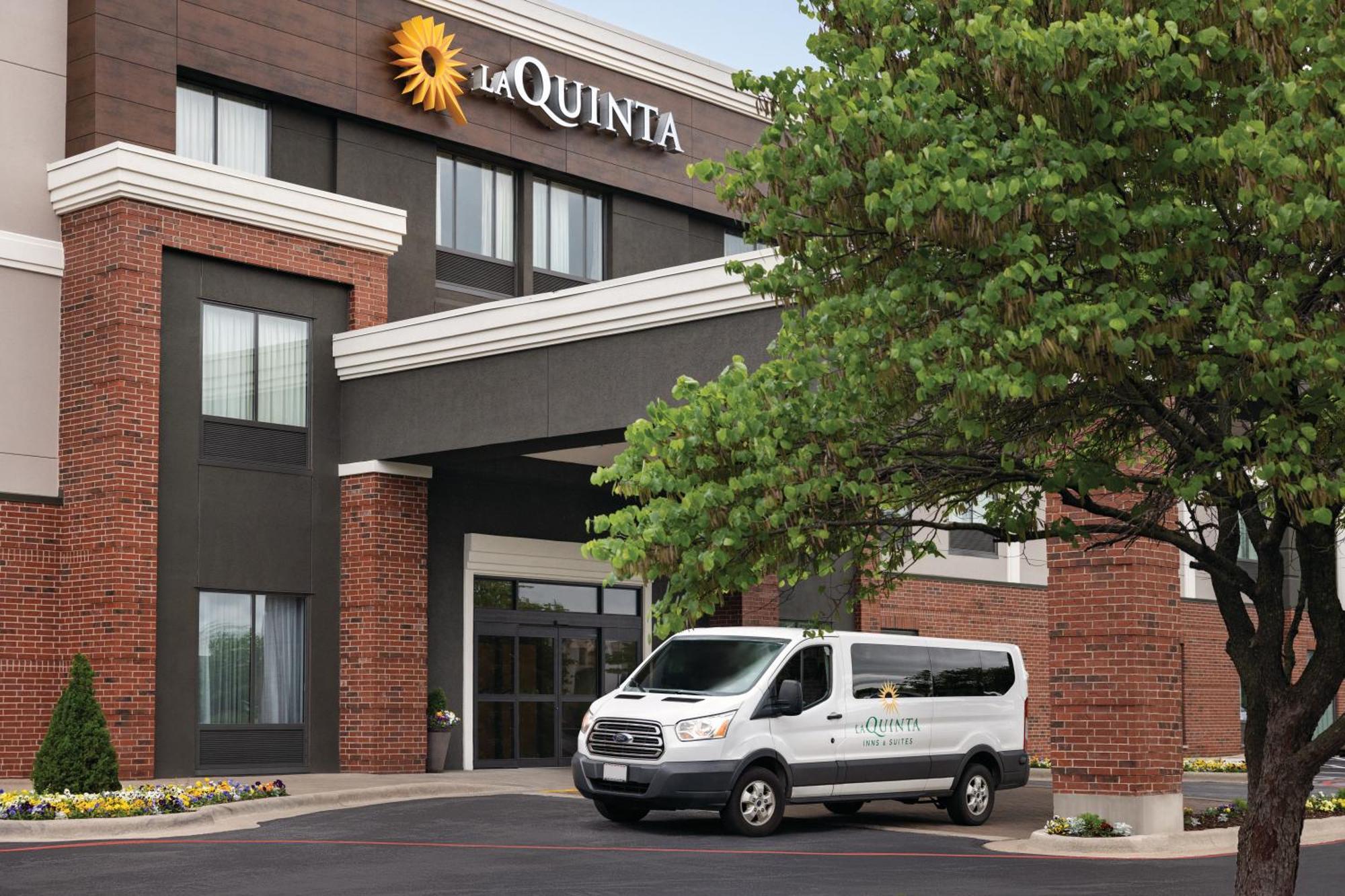 La Quinta By Wyndham Springfield Airport Plaza Hotell Exteriör bild